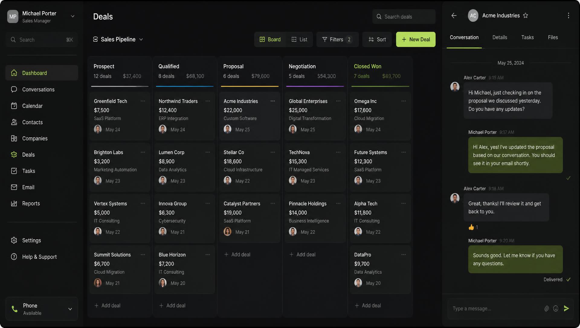 Interface da plataforma AtendeSales com CRM e conversas